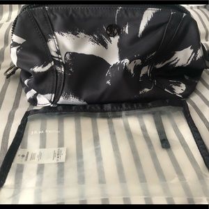 Lululemon Out of Range Kit 4L